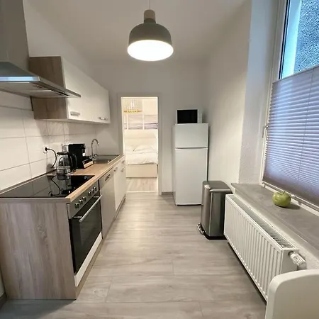 Moeblierte Erdgeschoss-wohnung Mit Parkplatz In Bester Lage Des Stadtzentrums Herne, Wlan, Netflix- Super Autobahn-und Oepnv-anbindung Herne