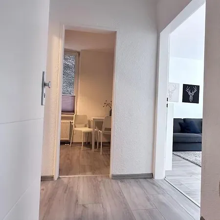 Moeblierte Erdgeschoss-wohnung Mit Parkplatz In Bester Lage Des Stadtzentrums Herne, Wlan, Netflix- Super Autobahn-und Oepnv-anbindung Διαμέρισμα