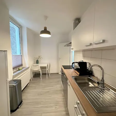 Moeblierte Erdgeschoss-wohnung Mit Parkplatz In Bester Lage Des Stadtzentrums Herne, Wlan, Netflix- Super Autobahn-und Oepnv-anbindung Appartement