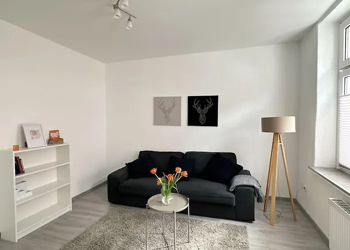 Moeblierte Erdgeschoss-wohnung Mit Parkplatz In Bester Lage Des Stadtzentrums Herne, Wlan, Netflix- Super Autobahn-und Oepnv-anbindung 公寓 *