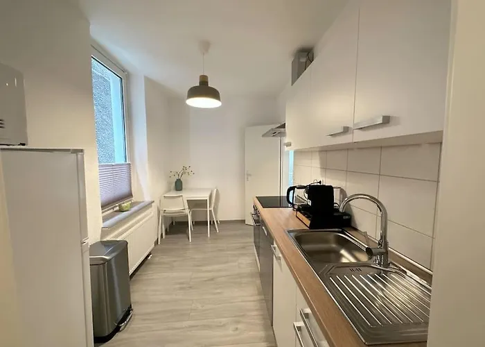 Moeblierte Erdgeschoss-wohnung Mit Parkplatz In Bester Lage Des Stadtzentrums Herne, Wlan, Netflix- Super Autobahn-und Oepnv-anbindung 公寓