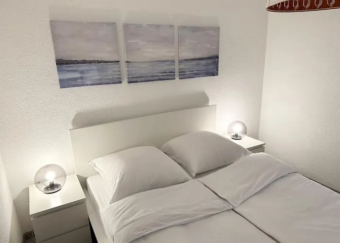 Lejlighed Moeblierte Erdgeschoss-wohnung Mit Parkplatz In Bester Lage Des Stadtzentrums Herne, Wlan, Netflix- Super Autobahn-und Oepnv-anbindung Herne